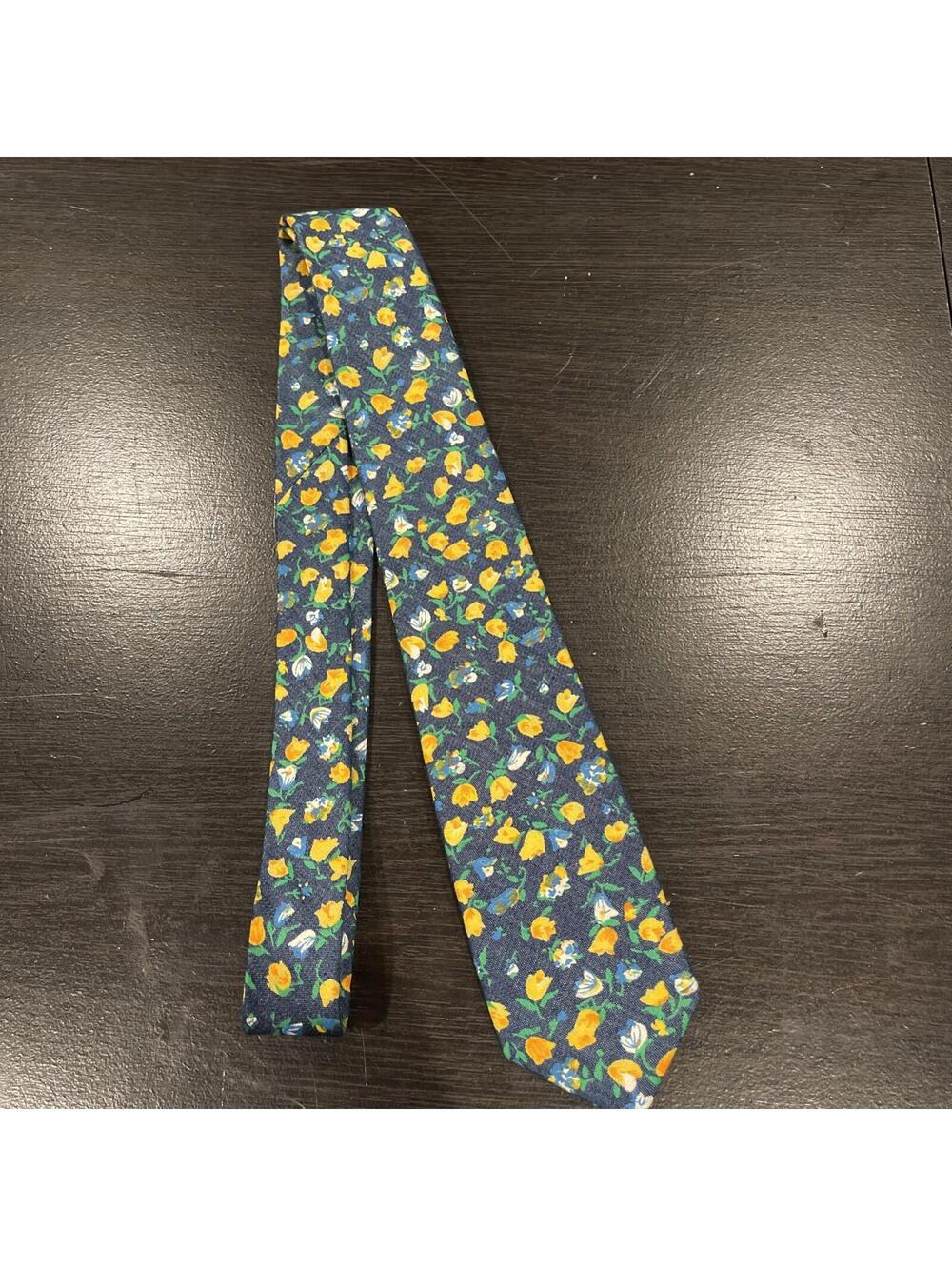 Curated Basic Dark Chambray Yellow Floral Men’s Tie